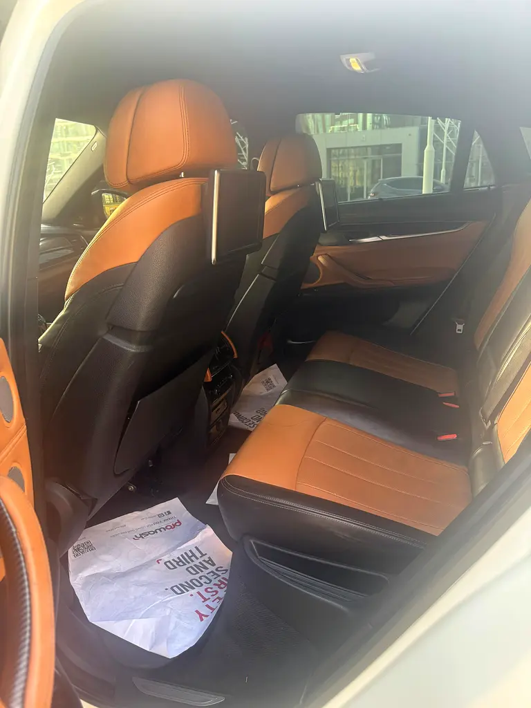 BMW X6 xDrive50i GCC Low Mileage Super Clean Car - Image 13