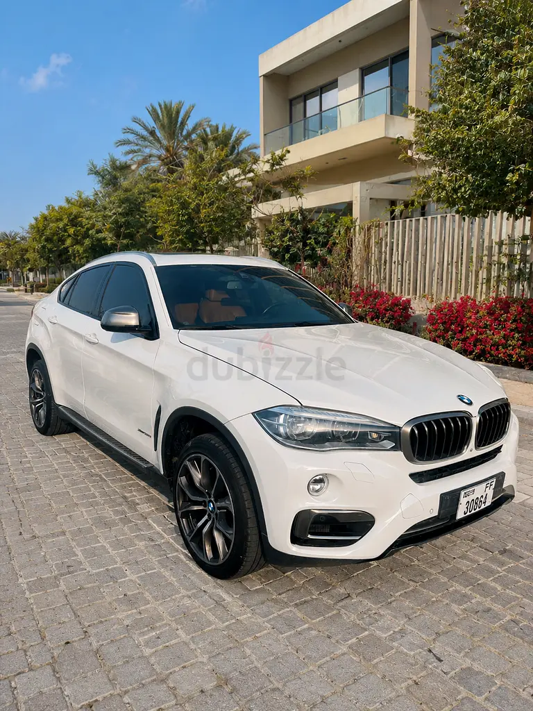 BMW X6 xDrive50i GCC Low Mileage Super Clean Car - Image 5