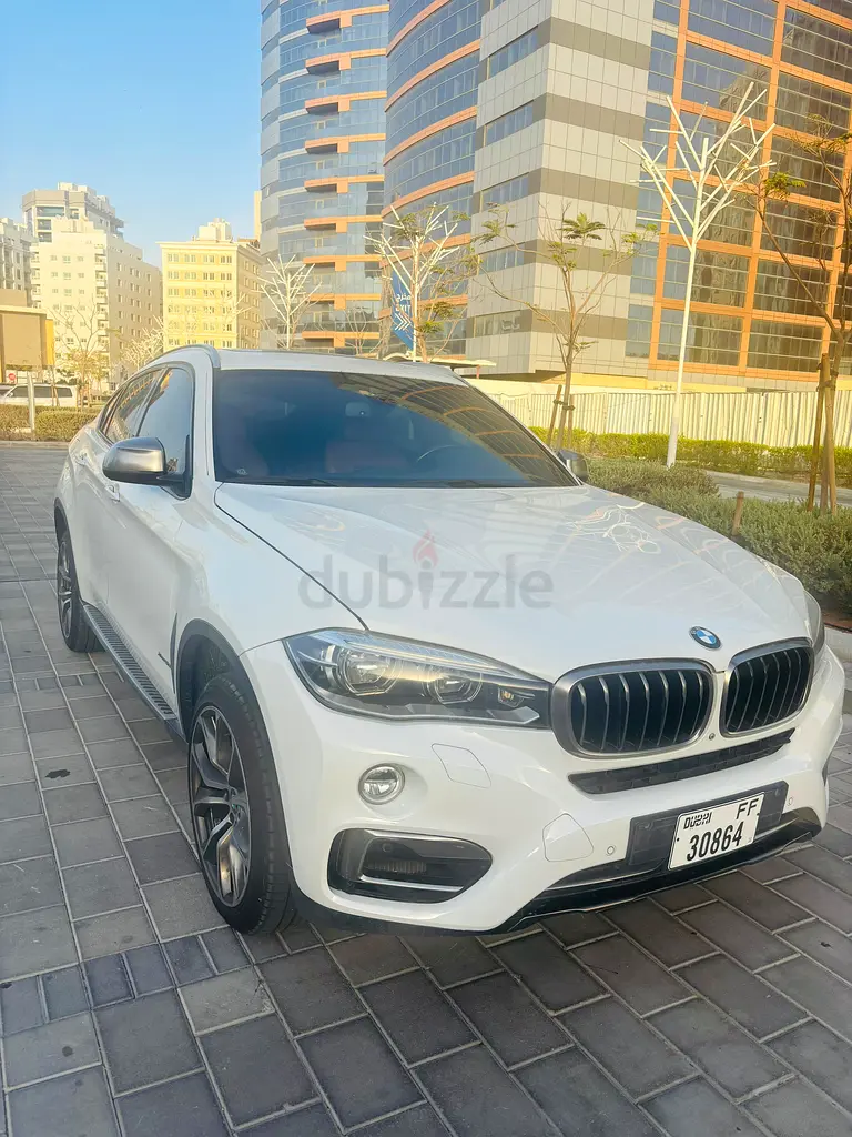 BMW X6 xDrive50i GCC Low Mileage Super Clean Car - Image 6