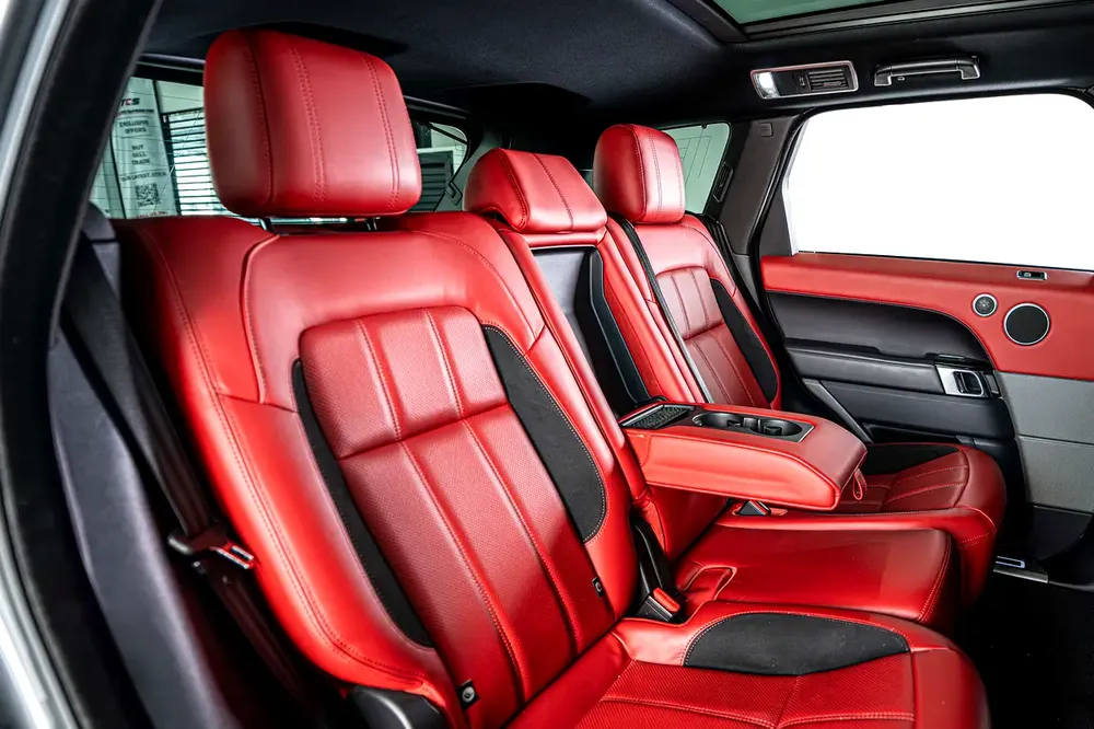 Range Rover Sport V8 Dynamic-GCC-22 Inch Rims-Black Contracting Roof-Red Interior - Image 18