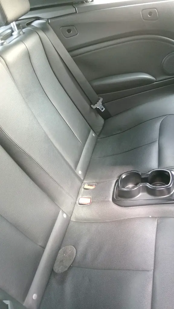 BMW 2-Series 220i Convertible 2016 - GCC Specs - Lady Driven - Image 15