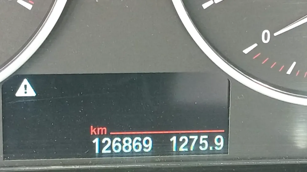 BMW 2-Series 220i Convertible 2016 - GCC Specs - Lady Driven - Image 17