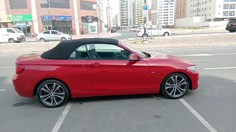 BMW 2-Series 220i Convertible 2016 - GCC Specs - Lady Driven - Image 4