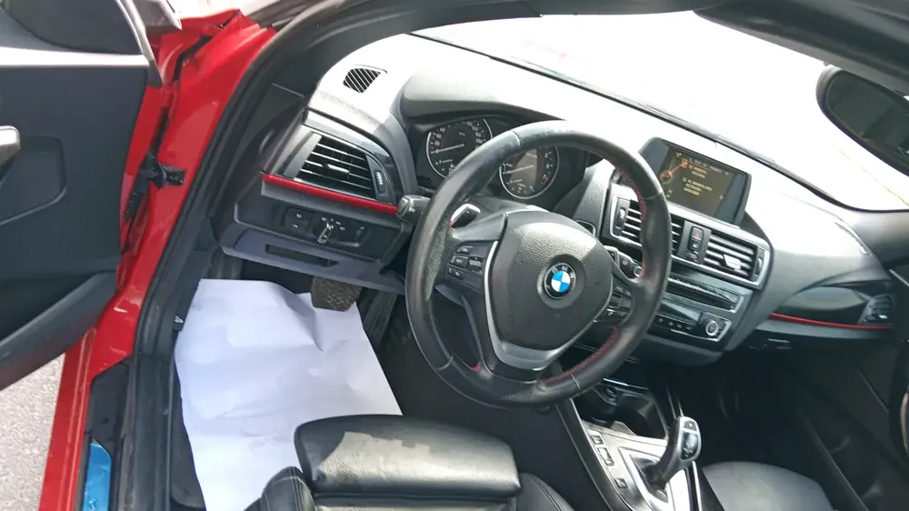 BMW 2-Series 220i Convertible 2016 - GCC Specs - Lady Driven - Image 9