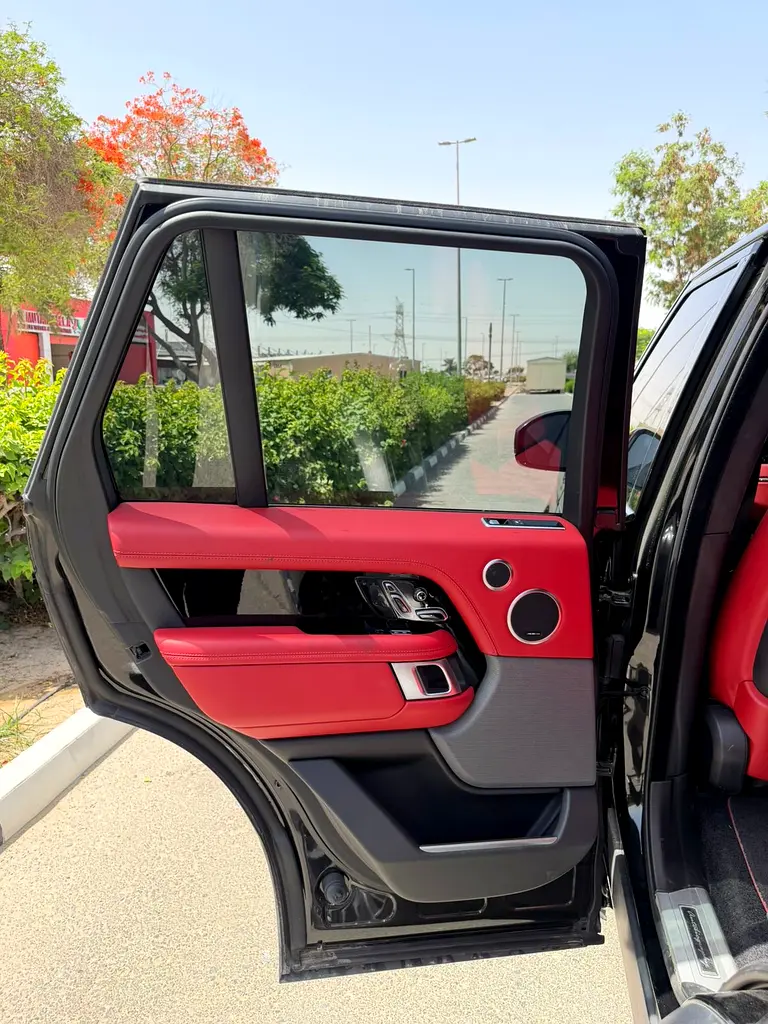 land rover - Image 15