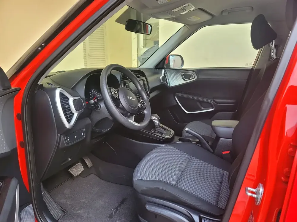 Kia Suol 2022, super clean car, low mileage, all service done, ready to drive - Image 4