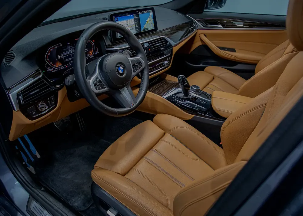 M-Sport • FDSH • BMW Service + Warranty 2027 • GCC - Image 10