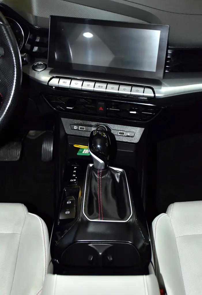 AED 523 EMi for 5Yrs | MG GT ( 2022 Model ) in Black Color GCC Specs - Image 15