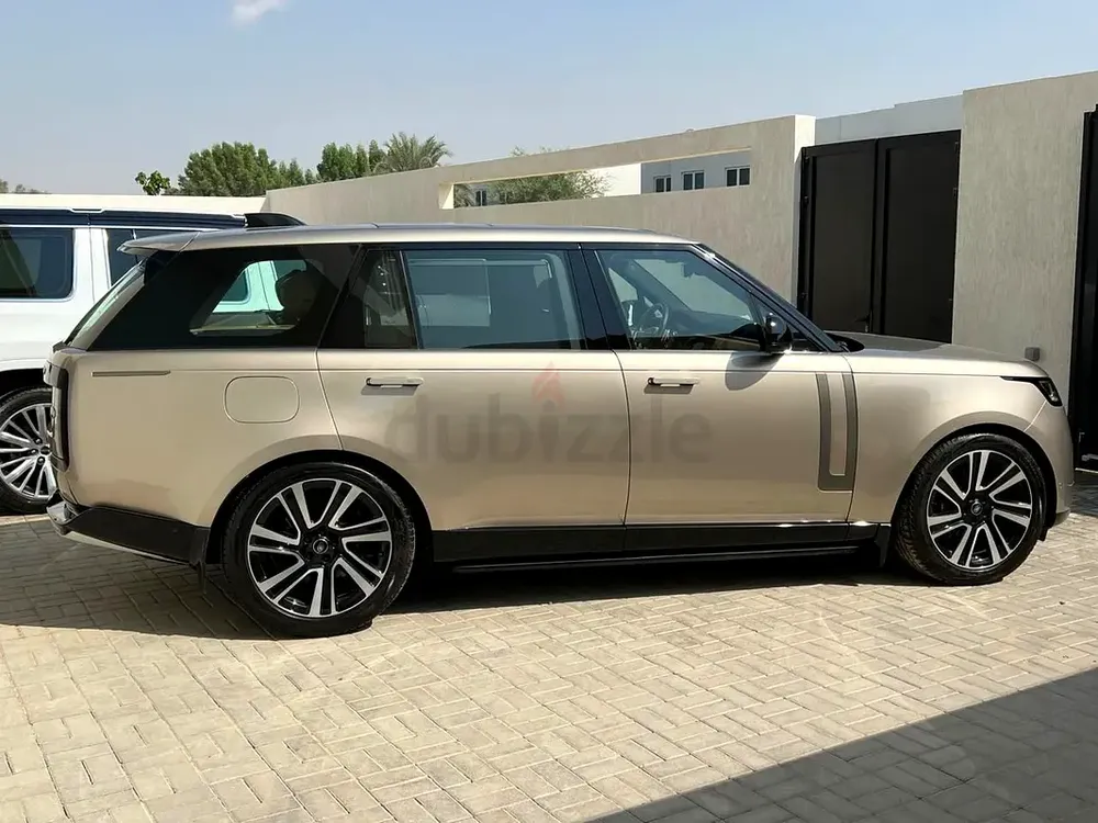 2023 Land Rover Range Rover HSE LWB P530 | GCC Specs | Pristine Condition - Image 7