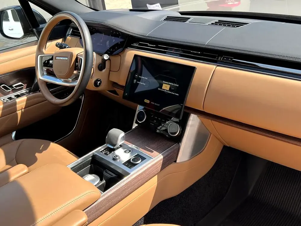 2023 Land Rover Range Rover HSE LWB P530 | GCC Specs | Pristine Condition - Image 8