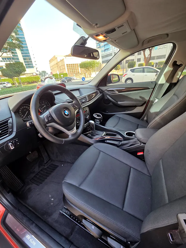 2015 BMW X1 SDrive18i #GCC GOOD CONDITION - Image 12
