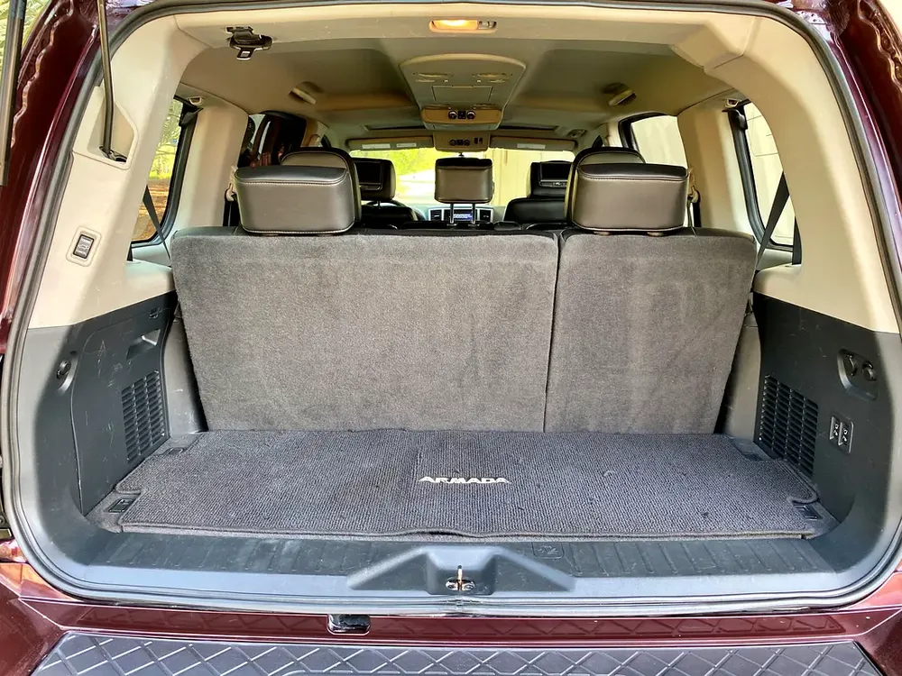 GCC NISSAN ARMADA LE PLATINUM - Image 10