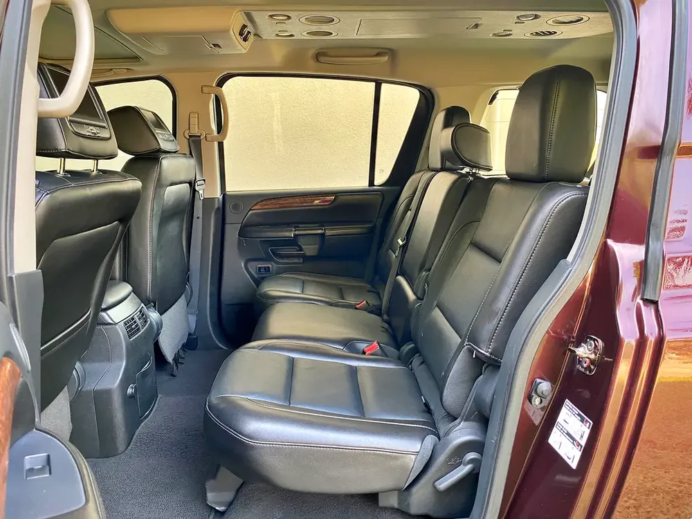 GCC NISSAN ARMADA LE PLATINUM - Image 13
