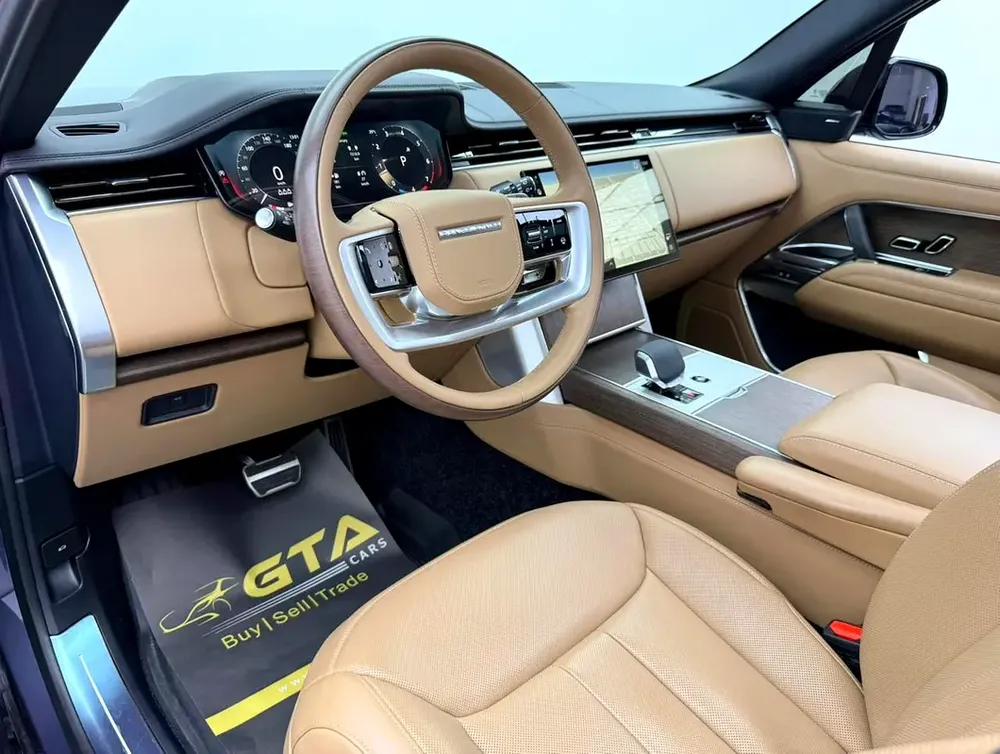 2025 Range Rover SE P360, 2030 RR Warranty + Service Pack, Full RR Service History, Very Low Km, GCC - Image 10