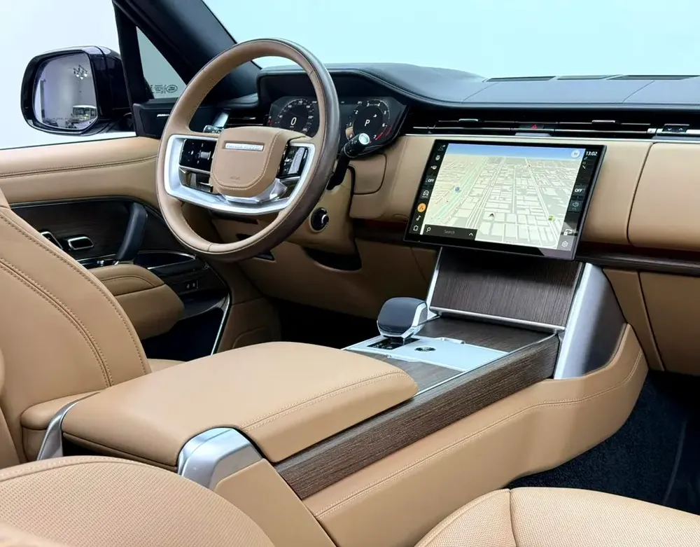 2025 Range Rover SE P360, 2030 RR Warranty + Service Pack, Full RR Service History, Very Low Km, GCC - Image 11