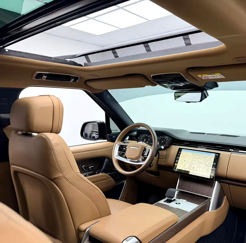 2025 Range Rover SE P360, 2030 RR Warranty + Service Pack, Full RR Service History, Very Low Km, GCC - Image 12