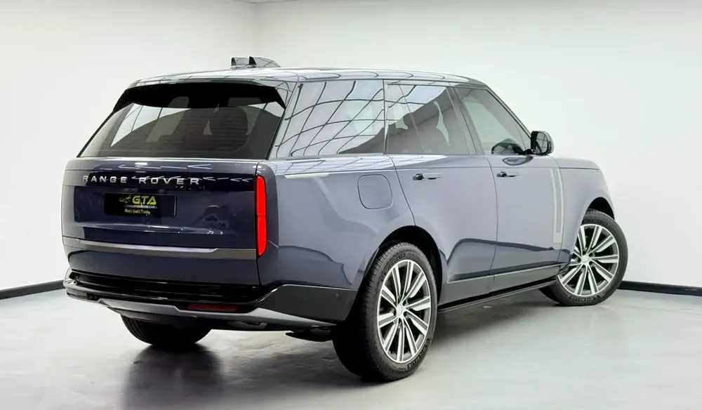 2025 Range Rover SE P360, 2030 RR Warranty + Service Pack, Full RR Service History, Very Low Km, GCC - Image 4