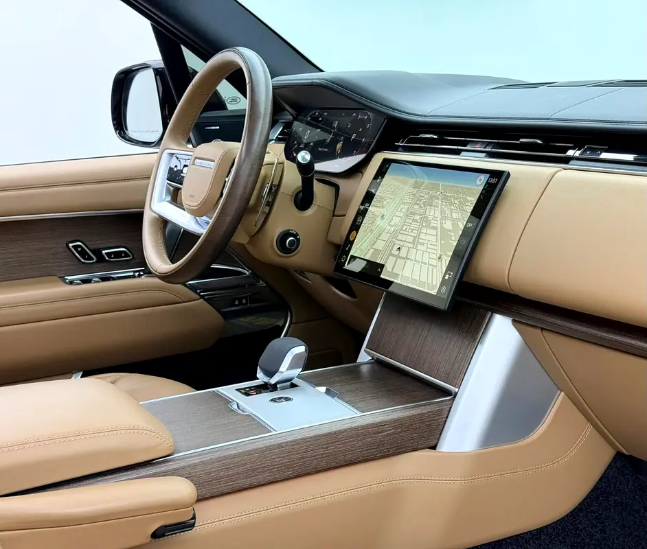 2025 Range Rover SE P360, 2030 RR Warranty + Service Pack, Full RR Service History, Very Low Km, GCC - Image 7