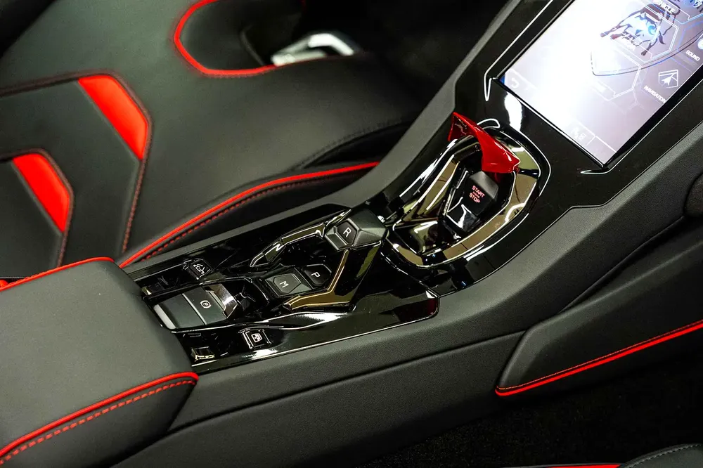 Lamborghini Huracan Evo Spyder - Brand New - Image 14