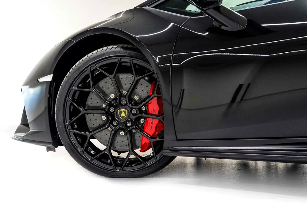 Lamborghini Huracan Evo Spyder - Brand New - Image 7