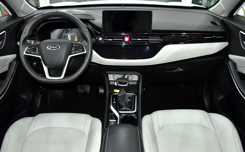 AED 571 EMi for 5Yrs | JAC JS4 1.5T ( 2023 Model ) in White Color GCC Specs - Image 11