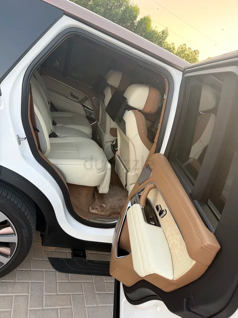 2024 Land Rover Range Rover SV Autobiography | GCC | Warranty - Image 10