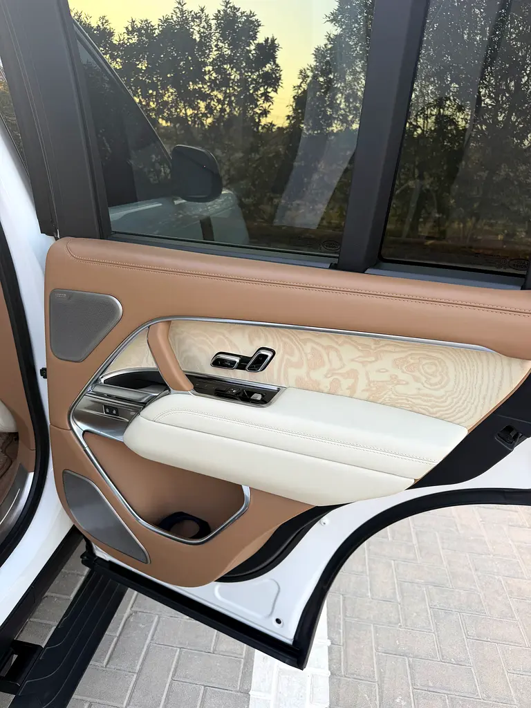 2024 Land Rover Range Rover SV Autobiography | GCC | Warranty - Image 13