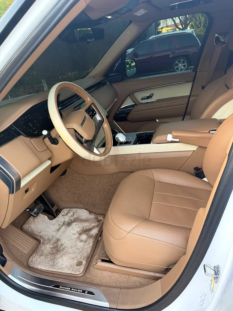 2024 Land Rover Range Rover SV Autobiography | GCC | Warranty - Image 16