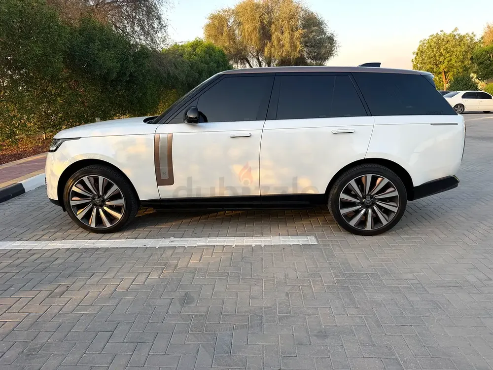 2024 Land Rover Range Rover SV Autobiography | GCC | Warranty - Image 4
