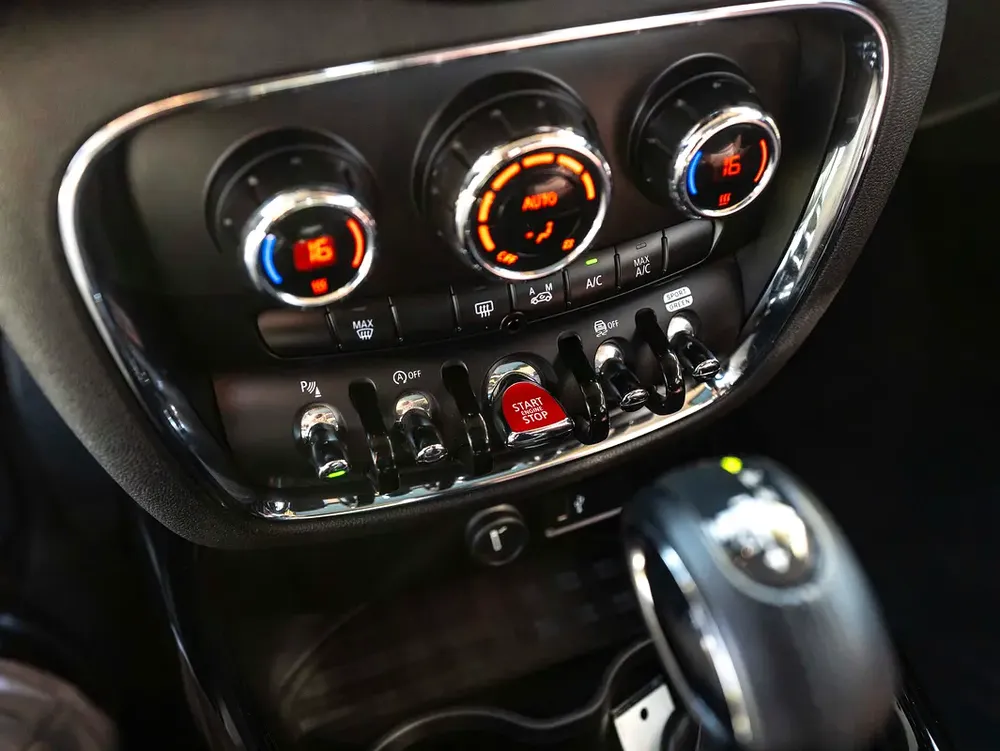 0% DOWN PAYMENT | ⚡ JUNE EDITION | MINI CLUBMAN COOPER | BUY-BACK GUARANTEE | WARRANTY - Image 14