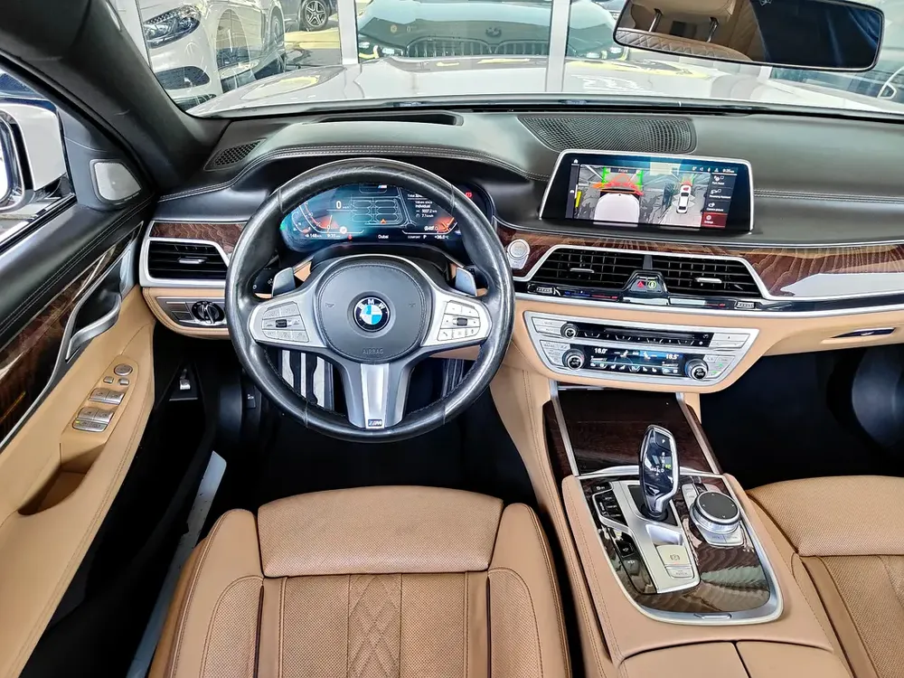 AED 2,850 P.M | 2021 BMW 730LI M-SPORT | PREMIUM WARRANTY | FULLY LOADED | ORIGINAL PAINT | GCC - Image 10
