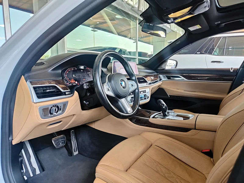 AED 2,850 P.M | 2021 BMW 730LI M-SPORT | PREMIUM WARRANTY | FULLY LOADED | ORIGINAL PAINT | GCC - Image 11
