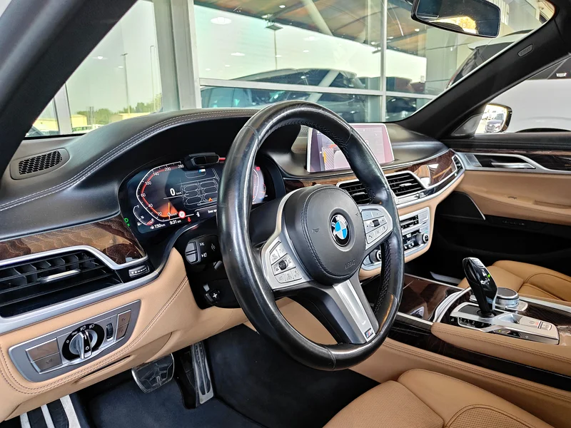 AED 2,850 P.M | 2021 BMW 730LI M-SPORT | PREMIUM WARRANTY | FULLY LOADED | ORIGINAL PAINT | GCC - Image 12
