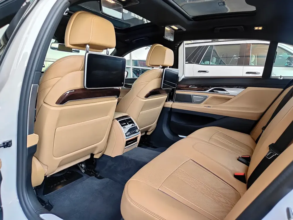 AED 2,850 P.M | 2021 BMW 730LI M-SPORT | PREMIUM WARRANTY | FULLY LOADED | ORIGINAL PAINT | GCC - Image 17