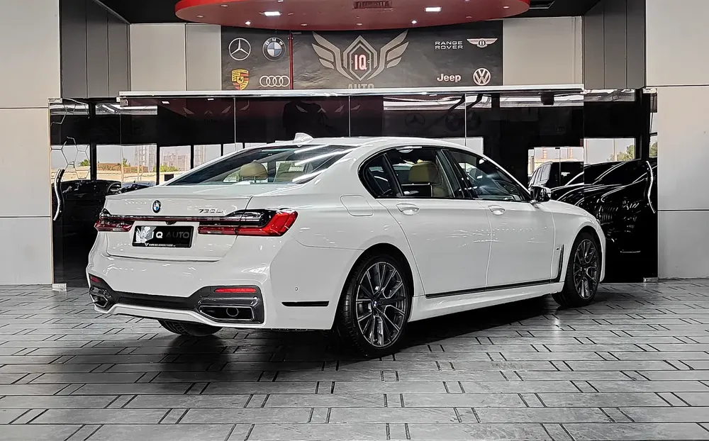 AED 2,850 P.M | 2021 BMW 730LI M-SPORT | PREMIUM WARRANTY | FULLY LOADED | ORIGINAL PAINT | GCC - Image 4