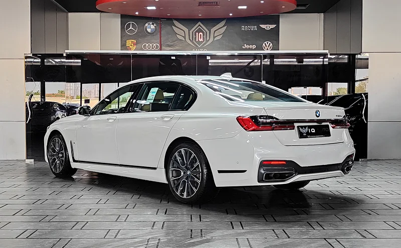 AED 2,850 P.M | 2021 BMW 730LI M-SPORT | PREMIUM WARRANTY | FULLY LOADED | ORIGINAL PAINT | GCC - Image 6