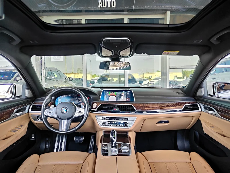 AED 2,850 P.M | 2021 BMW 730LI M-SPORT | PREMIUM WARRANTY | FULLY LOADED | ORIGINAL PAINT | GCC - Image 9