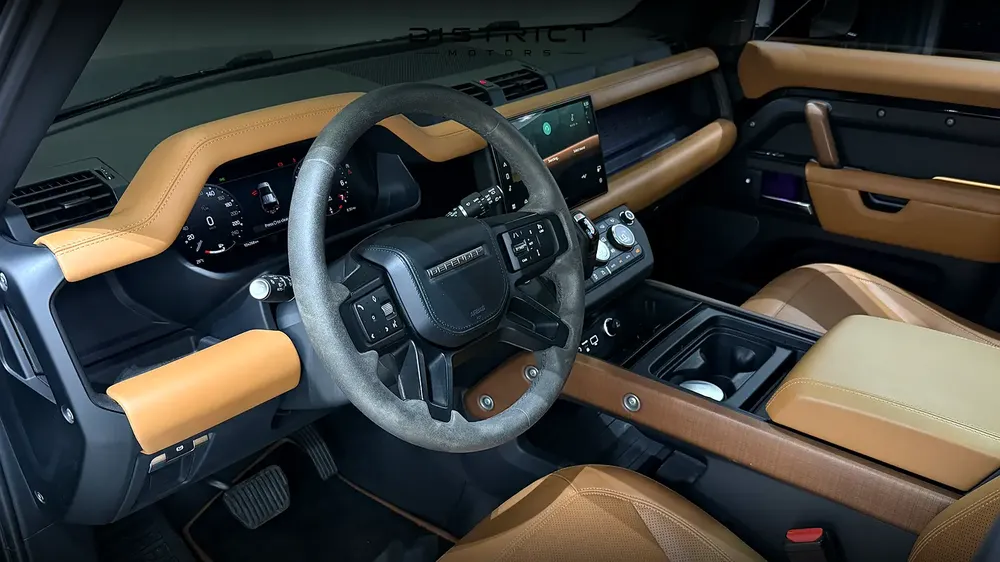 2023 Land Rover Defender 110 HSE (P400) GCC Specs - Pristine Condition - Image 11