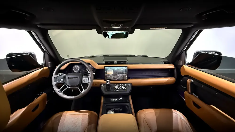 2023 Land Rover Defender 110 HSE (P400) GCC Specs - Pristine Condition - Image 7