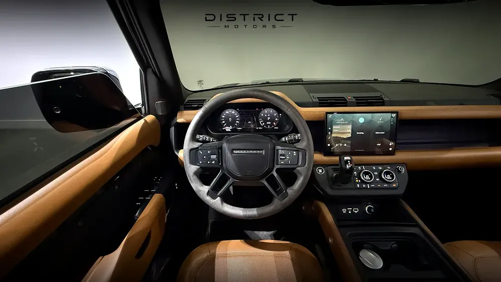 2023 Land Rover Defender 110 HSE (P400) GCC Specs - Pristine Condition - Image 9