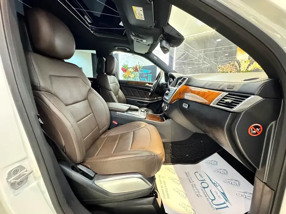 AMG VIP Mercedes-Benz GL 500 4matic || TOP OPTIONS || FREE ACCIDENT || GCC || LOW MILEAGE - Image 14