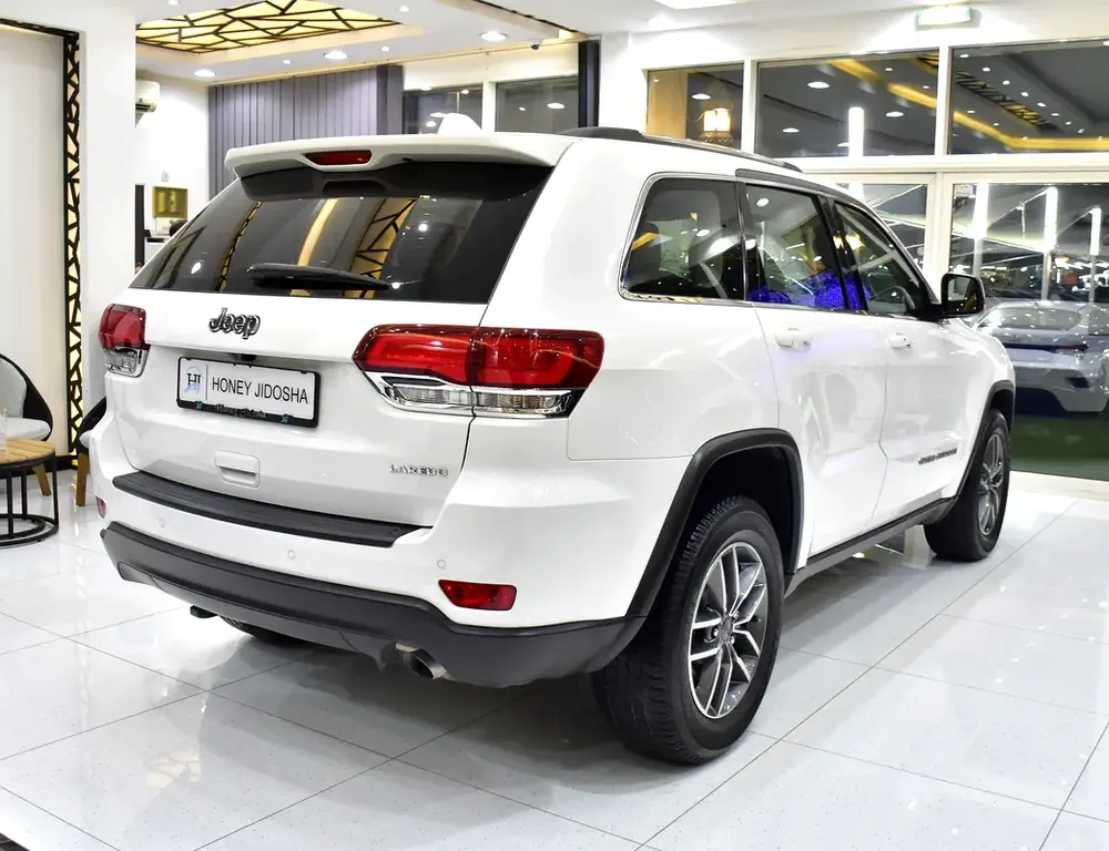 AED 1,173 EMi at 0% DP | Jeep Grand Cherokee Laredo ( 2020 Model ) in White Color GCC Specs - Image 6