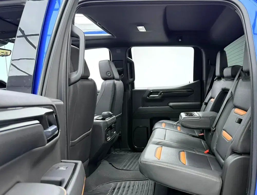 2023 GMC Sierra 1500 AT4, GMC Warranty+Full Service History, GCC - Image 17