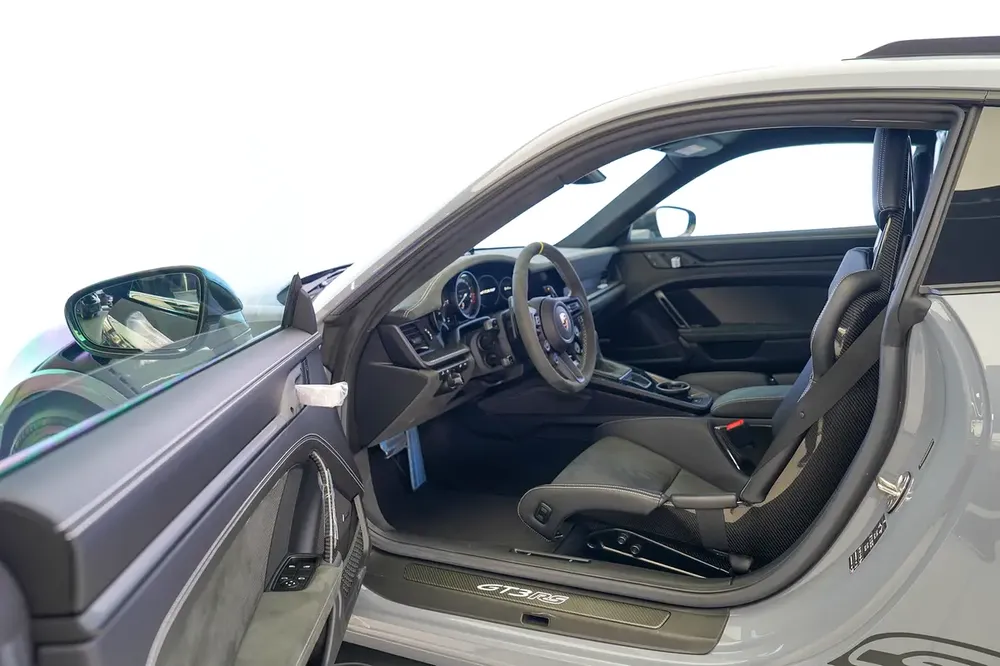 911 GT3 RS | WEISSACH PACKAGE | ALCANTARA SEATS | CARBON INTERIOR | BOSE AUDIO - Image 16