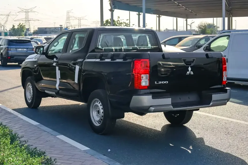 2026 Mitsubishi L200 2.4L  D.CABIN 4X4 GL 5MT MID-LINE -DIESEL - Image 6