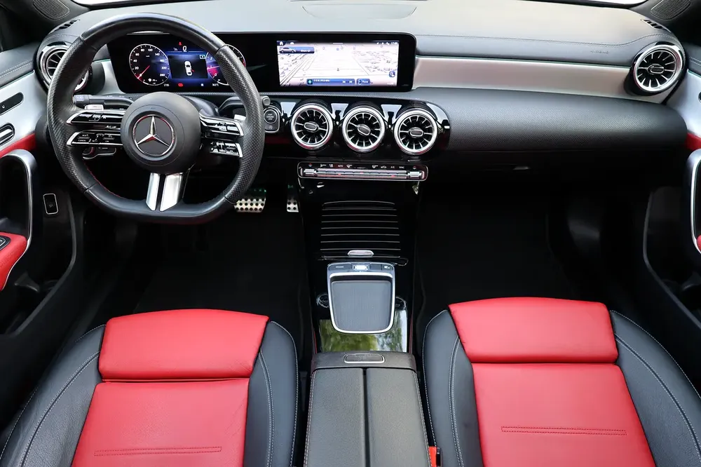 A200 AMG - GCC SPECS - UNDER WARRANTY / SERVICE CONTRACT 105,000 KM FROM GARGASH - ACCIDENT FREE - - Image 14