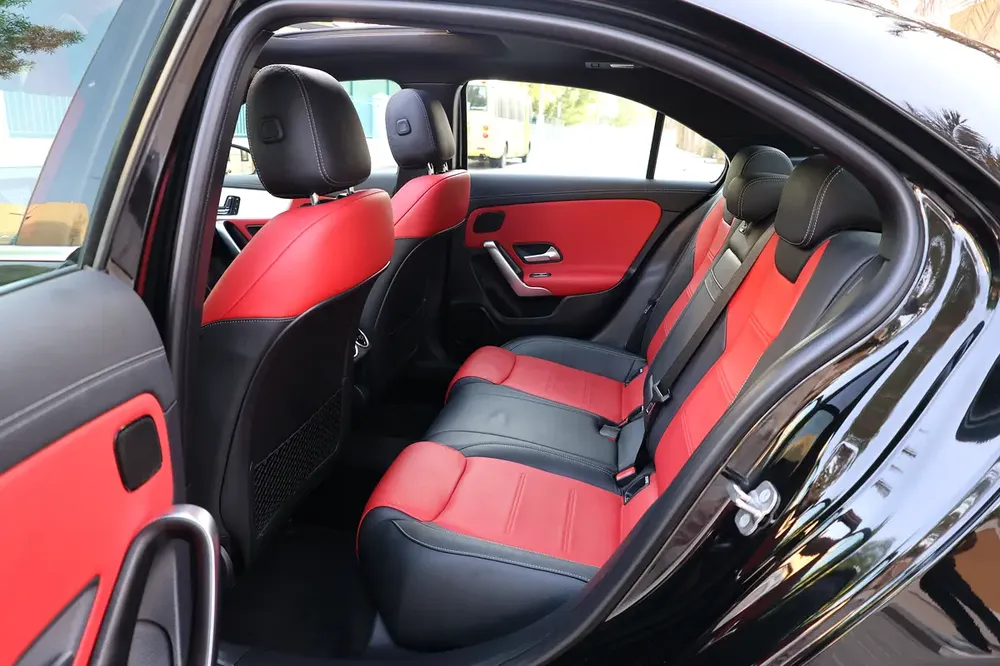 A200 AMG - GCC SPECS - UNDER WARRANTY / SERVICE CONTRACT 105,000 KM FROM GARGASH - ACCIDENT FREE - - Image 17