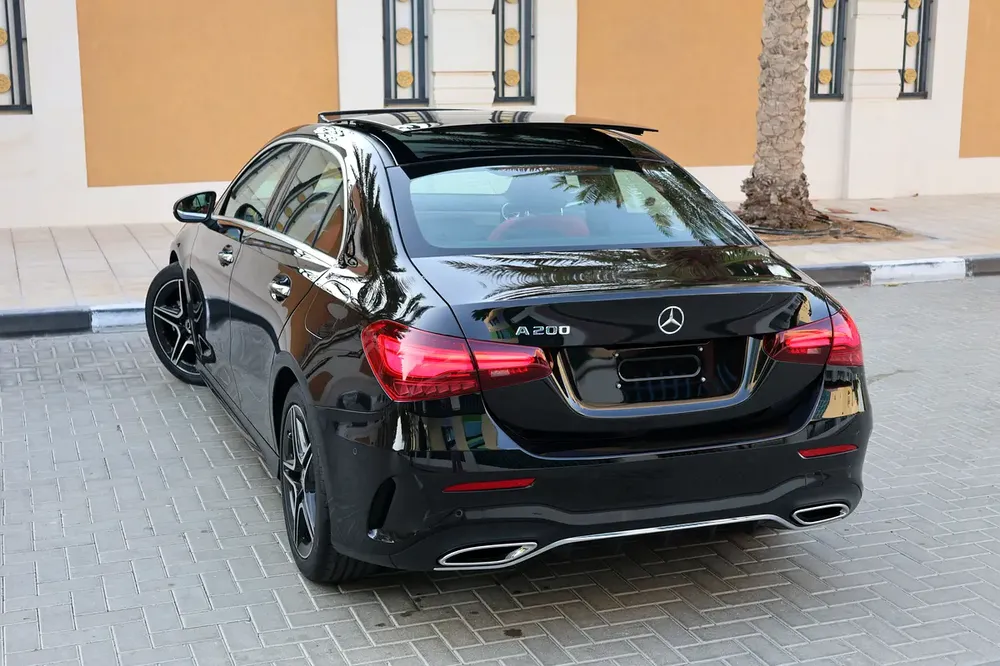 A200 AMG - GCC SPECS - UNDER WARRANTY / SERVICE CONTRACT 105,000 KM FROM GARGASH - ACCIDENT FREE - - Image 5