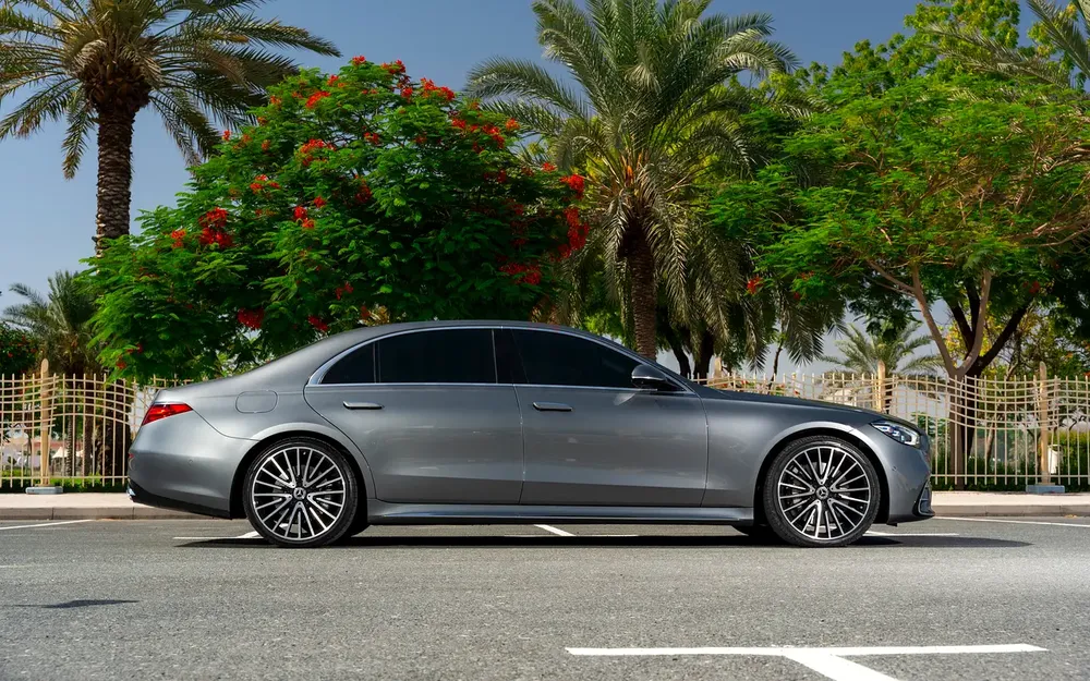 2021 Mercedes S500 GCC | Full Gargash | Executive Spec | Red Interior - Image 4