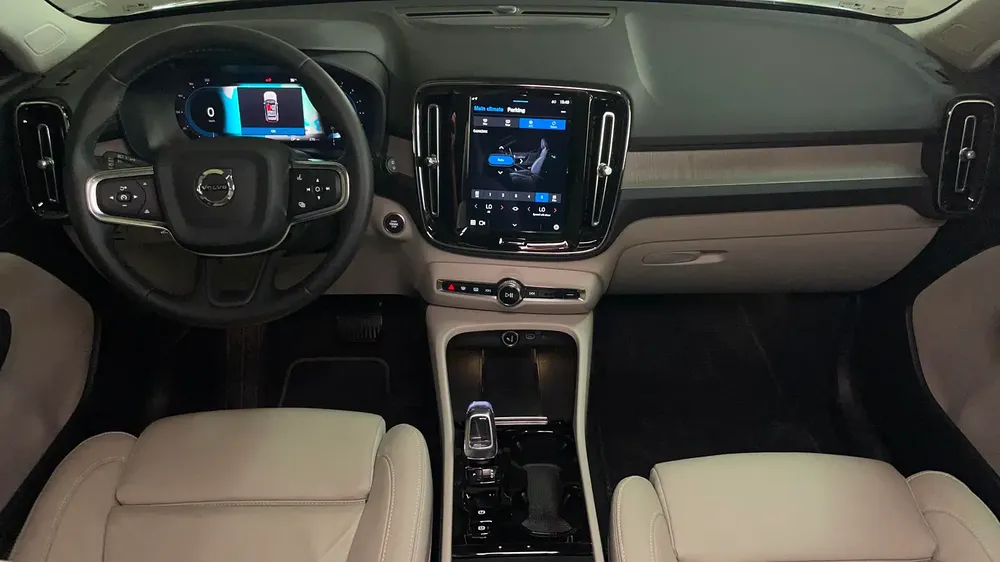 AED 1,398/month | 0 Downpayment | Free 1 Year Warranty | 30 Day Return | VOLVO XC40 2023 - Image 7